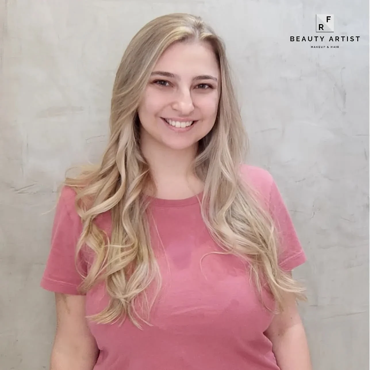 Cabelo loiro longo com ondas